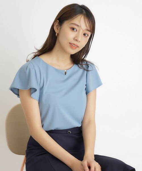 index(インデックス)の「◆《6color》UV フレアスリーブトップス フロントパール調デザイン【接触冷感/洗濯機洗い可】(Tシャツ/カットソー・レディース・ナチュラル/ブラウン系その他/オフホワイト/ネイビー/ライトブルー/ネイビー系5・38/42/36/40)」の5枚目の写真