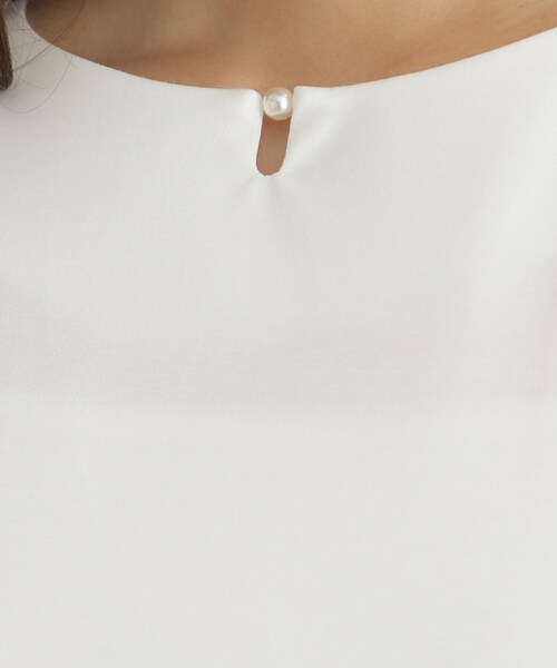 index(インデックス)の「◆《6color》UV フレアスリーブトップス フロントパール調デザイン【接触冷感/洗濯機洗い可】(Tシャツ/カットソー・レディース・ナチュラル/ブラウン系その他/オフホワイト/ネイビー/ライトブルー/ネイビー系5・38/42/36/40)」の11枚目の写真