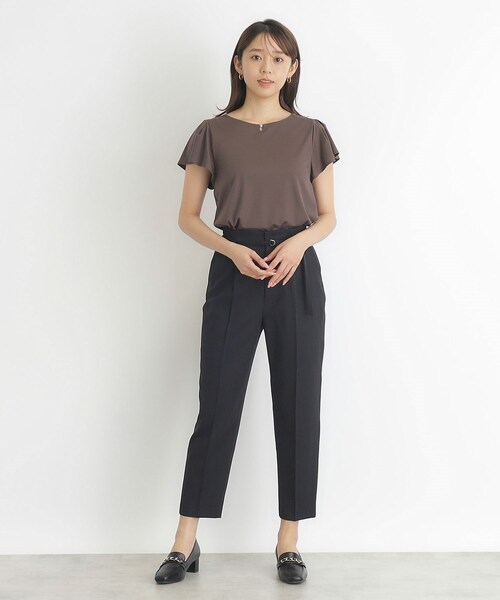 index(インデックス)の「◆《6color》UV フレアスリーブトップス フロントパール調デザイン【接触冷感/洗濯機洗い可】(Tシャツ/カットソー・レディース・ナチュラル/ブラウン系その他/オフホワイト/ネイビー/ライトブルー/ネイビー系5・38/42/36/40)」の13枚目の写真