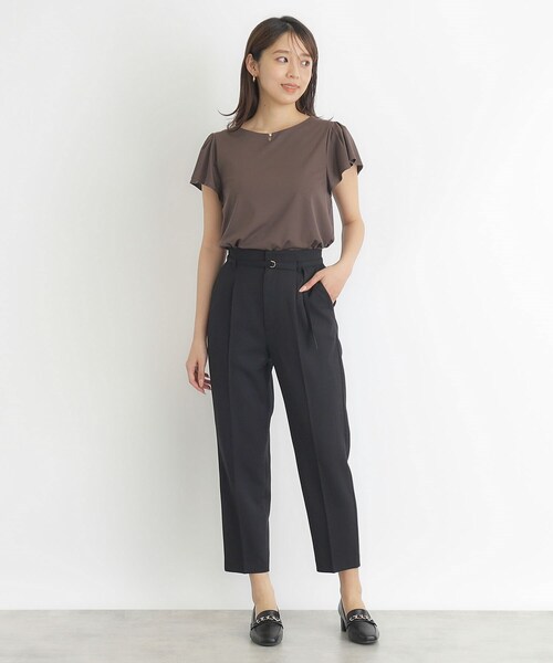 index(インデックス)の「◆《6color》UV フレアスリーブトップス フロントパール調デザイン【接触冷感/洗濯機洗い可】(Tシャツ/カットソー・レディース・ナチュラル/ブラウン系その他/オフホワイト/ネイビー/ライトブルー/ネイビー系5・38/42/36/40)」の14枚目の写真