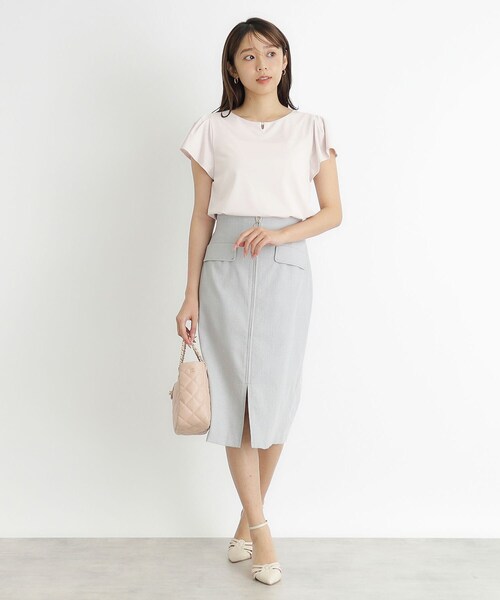 index(インデックス)の「◆《6color》UV フレアスリーブトップス フロントパール調デザイン【接触冷感/洗濯機洗い可】(Tシャツ/カットソー・レディース・ナチュラル/ブラウン系その他/オフホワイト/ネイビー/ライトブルー/ネイビー系5・38/42/36/40)」の18枚目の写真