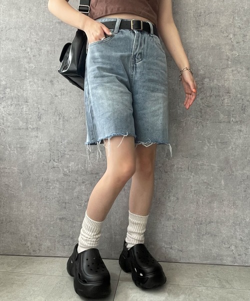 WEGO（ウィゴー）の「WEGO/ベルト付きハーフデニムパンツ（デニムパンツ・レディース・ブルー系1・MEDIUM/LARGE）」の5枚目の写真