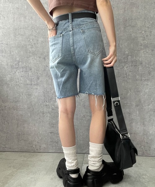 WEGO（ウィゴー）の「WEGO/ベルト付きハーフデニムパンツ（デニムパンツ・レディース・ブルー系1・MEDIUM/LARGE）」の3枚目の写真