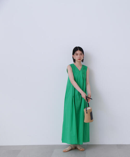 N.(N. Natural Beauty Basic)(エヌエヌナチュラルビューティーベーシック)の「◆タックショルダーコットンボイルワンピース(ワンピース・レディース・ピンク/グリーン/ブラック・SMALL/MEDIUM)」の7枚目の写真
