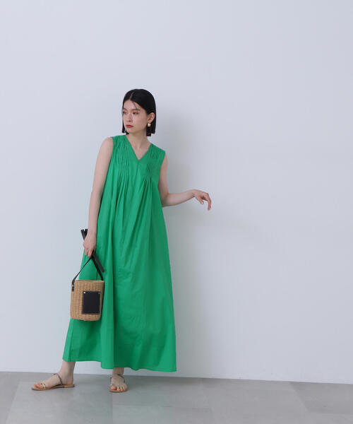N.(N. Natural Beauty Basic)(エヌエヌナチュラルビューティーベーシック)の「◆タックショルダーコットンボイルワンピース(ワンピース・レディース・ピンク/グリーン/ブラック・SMALL/MEDIUM)」の8枚目の写真
