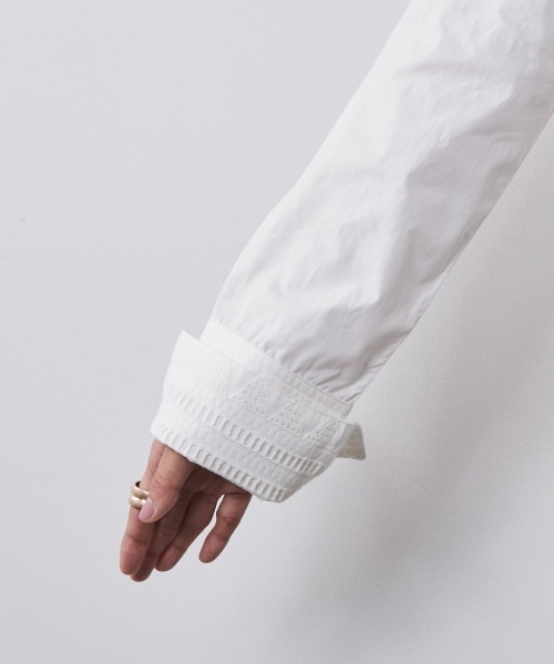 CHIC STYLE(シックスタイル)の「 ワイドカフスシャツ <大きいサイズ有>シックスタイル (シャツ/ブラウス・レディース・オフホワイト/ブルー系・M/L/LL/3L/4L/5L)」の22枚目の写真