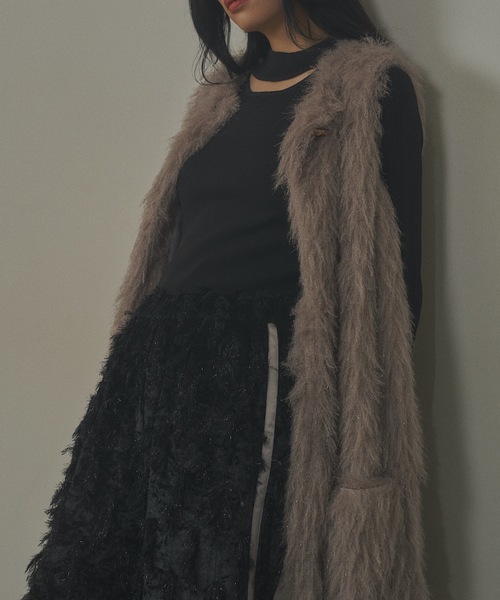 VIOLETTA(ヴィオレッタ)の「ファーフリンジロングベスト(ベスト・レディース・ブラック/ホワイト/グレイッシュベージュ・S/M)」の16枚目の写真