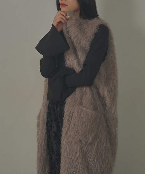 VIOLETTA(ヴィオレッタ)の「ファーフリンジロングベスト(ベスト・レディース・ブラック/ホワイト/グレイッシュベージュ・S/M)」の17枚目の写真