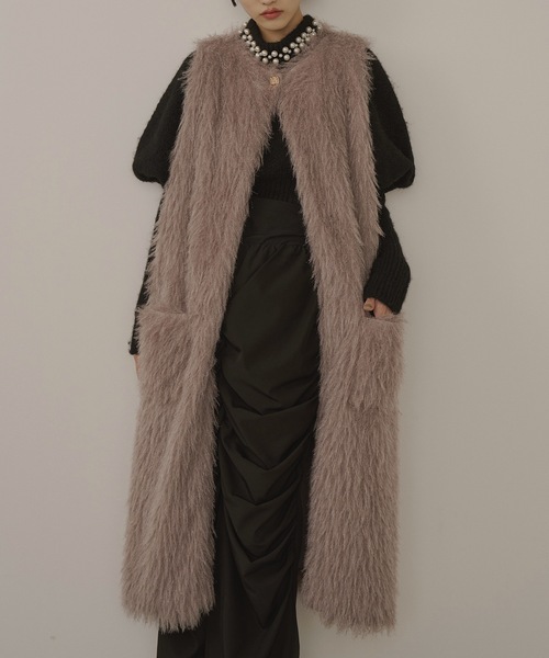 VIOLETTA(ヴィオレッタ)の「ファーフリンジロングベスト(ベスト・レディース・ブラック/ホワイト/グレイッシュベージュ・S/M)」の20枚目の写真