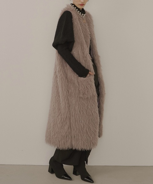 VIOLETTA(ヴィオレッタ)の「ファーフリンジロングベスト(ベスト・レディース・ブラック/ホワイト/グレイッシュベージュ・S/M)」の21枚目の写真