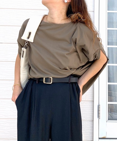 Q（キュー）の「エアリーラウンドT（Tシャツ/カットソー・レディース・バーガンディー/ブラック/オリーブ・MEDIUM）」の2枚目の写真