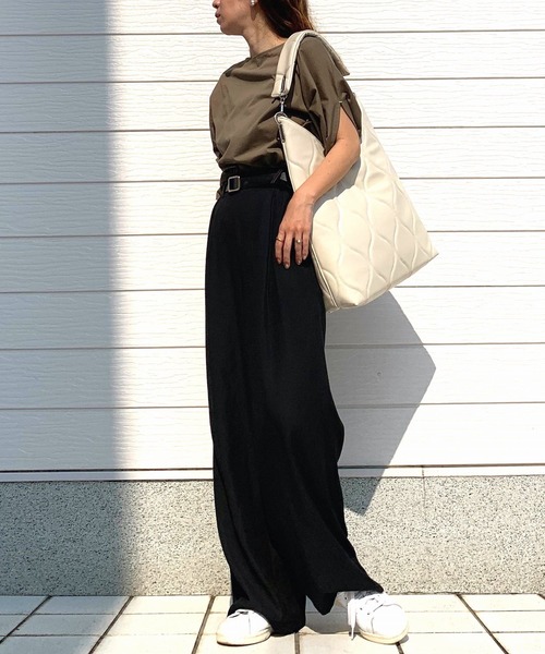 Q（キュー）の「エアリーラウンドT（Tシャツ/カットソー・レディース・バーガンディー/ブラック/オリーブ・MEDIUM）」の14枚目の写真