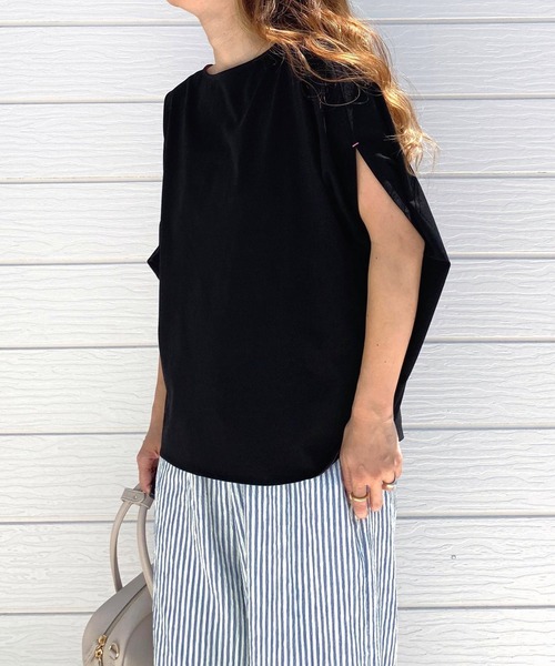 Q（キュー）の「エアリーラウンドT（Tシャツ/カットソー・レディース・バーガンディー/ブラック/オリーブ・MEDIUM）」の4枚目の写真