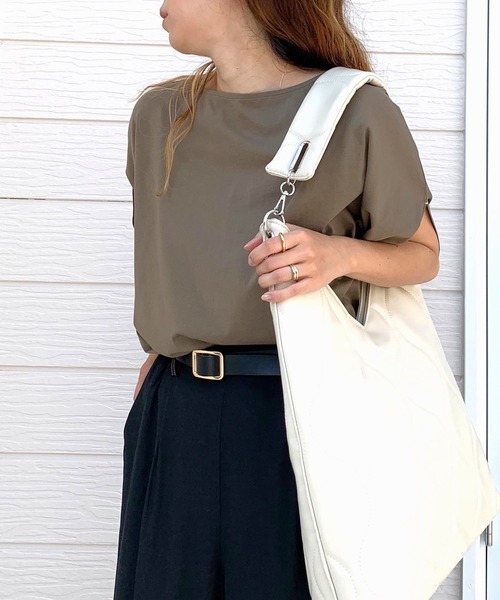 Q（キュー）の「エアリーラウンドT（Tシャツ/カットソー・レディース・バーガンディー/ブラック/オリーブ・MEDIUM）」の19枚目の写真