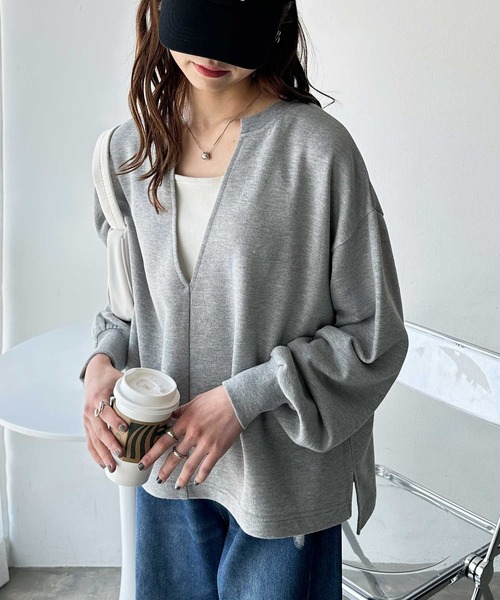 GeeRA(ジーラ)の「深Vネック裏毛スウェットプルオーバー(スウェット・レディース・杢グレー/ブラック/アイボリー・SMALL/MEDIUM/LARGE/X-LARGE)」の5枚目の写真