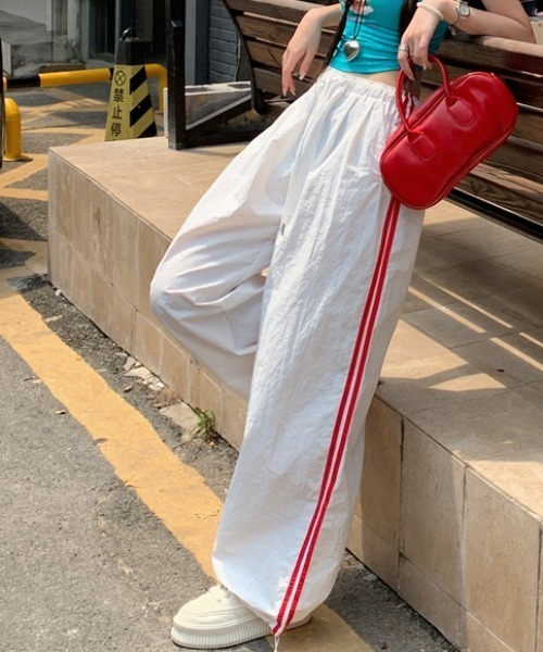 Vipoa(ヴィポア)の「NYLON LINE PANTS(その他パンツ・レディース・ネイビー/ホワイト・FREE)」の11枚目の写真