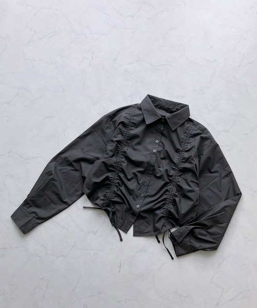 AS KNOW AS plus（アズノゥアズプラス）の「◇シャーリングダブルリボンシャツ（シャツ/ブラウス・レディース・オフホワイト/チャコールグレー/ブルー・FREE）」の20枚目の写真