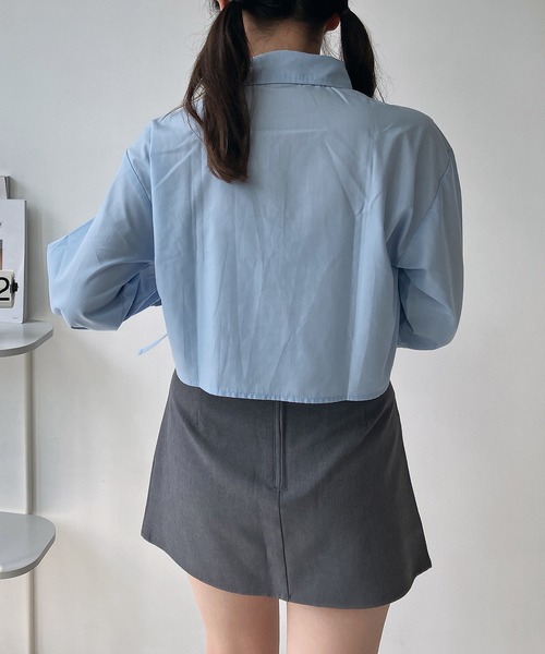 AS KNOW AS plus（アズノゥアズプラス）の「◇シャーリングダブルリボンシャツ（シャツ/ブラウス・レディース・オフホワイト/チャコールグレー/ブルー・FREE）」の7枚目の写真