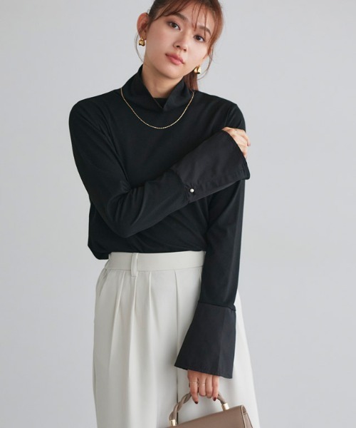Pierrot(ピエロ)の「【静電気防止】パールカフス/タートルネックドッキングカットソー(Tシャツ/カットソー・レディース・ブラック系その他/ホワイト系その他/その他/グレー系その他・M/L)」の1枚目の写真