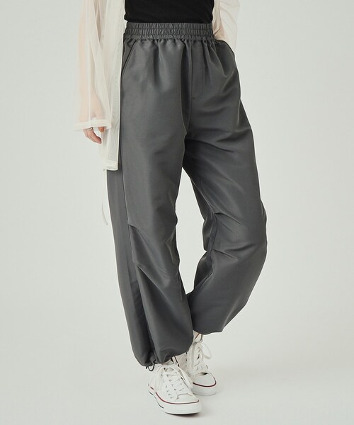 Cutie Blonde（キューティーブロンド）の「◆【洗える】軽くて楽ちん パラシュートパンツ（その他パンツ・レディース・ブラック/チャコールグレー/ナチュラル・04/03/02）」の2枚目の写真