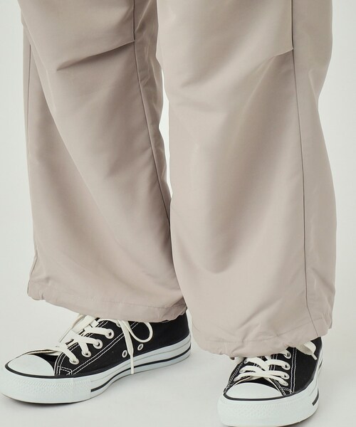 Cutie Blonde（キューティーブロンド）の「◆【洗える】軽くて楽ちん パラシュートパンツ（その他パンツ・レディース・ブラック/チャコールグレー/ナチュラル・04/03/02）」の4枚目の写真