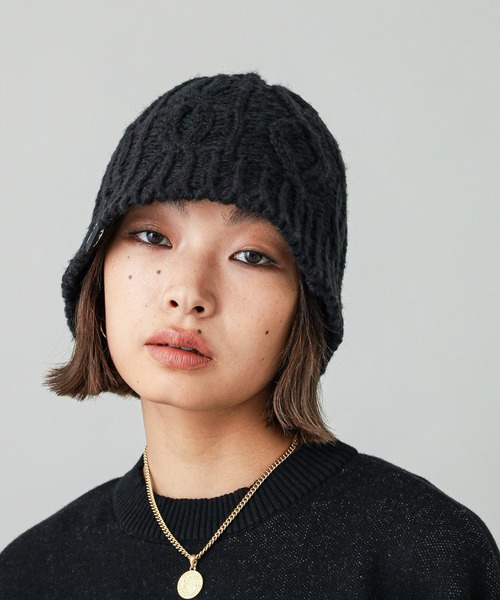 X-girl（エックスガール）の「CABLE KNIT HAT（ハット・レディース・ブラック/オフホワイト・ONE SIZE）」の5枚目の写真