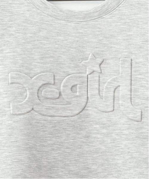 X-girl Stages（エックスガールステージス）の「エンボスロゴバックスリットプルオーバー（スウェット・キッズ・トップグレー/ベージュ/レッド・140cm/130cm/120cm/110cm）」の6枚目の写真