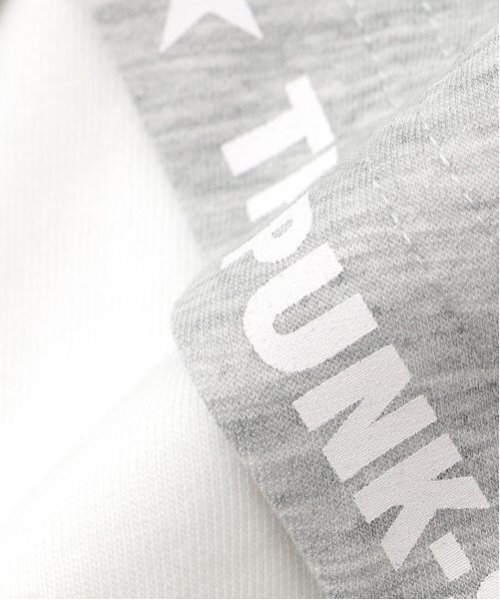 X-girl Stages（エックスガールステージス）の「エンボスロゴバックスリットプルオーバー（スウェット・キッズ・トップグレー/ベージュ/レッド・140cm/130cm/120cm/110cm）」の9枚目の写真