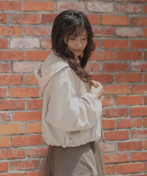 ELENCARE DUE（エレンカーレデュエ）の「・ELENCARE　DUE　ショートマウンテンパーカー（マウンテンパーカー・レディース・アイボリー/ブラック/チャコールグレー・FREE）」の13枚目の写真