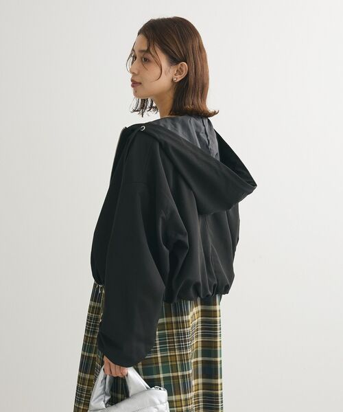 ELENCARE DUE（エレンカーレデュエ）の「・ELENCARE　DUE　ショートマウンテンパーカー（マウンテンパーカー・レディース・アイボリー/ブラック/チャコールグレー・FREE）」の21枚目の写真