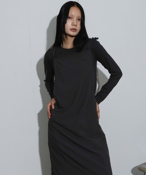FOLLOWIN（フォロウィン）の「[肩紐調節可能] スリットストリングレイヤードビスティエ・ロングワンピース（ワンピース・レディース・ブラック/グレー・FREE）」の8枚目の写真