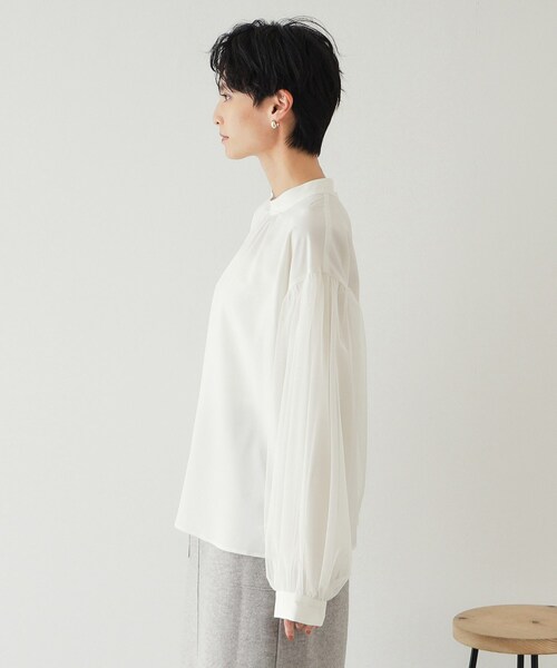 OPAQUE.CLIP（オペークドットクリップ）の「◆チュールドッキングスリーブブラウス【洗濯機洗い可】（シャツ/ブラウス・レディース・オフホワイト/ブルー/ブラック・38/40/42）」の17枚目の写真