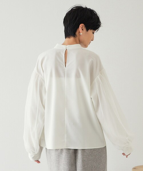 OPAQUE.CLIP（オペークドットクリップ）の「◆チュールドッキングスリーブブラウス【洗濯機洗い可】（シャツ/ブラウス・レディース・オフホワイト/ブルー/ブラック・38/40/42）」の18枚目の写真