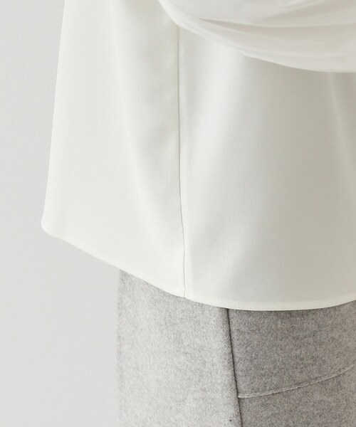 OPAQUE.CLIP（オペークドットクリップ）の「◆チュールドッキングスリーブブラウス【洗濯機洗い可】（シャツ/ブラウス・レディース・オフホワイト/ブルー/ブラック・38/40/42）」の21枚目の写真