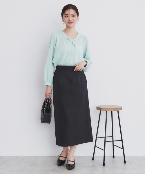 index（インデックス）の「◆タックロールVネックブラウス【洗濯機洗い可/イージーアイロン/防シワ】（シャツ/ブラウス・レディース・グリーン系/ネイビー/ナチュラル・36/38/40/42）」の21枚目の写真