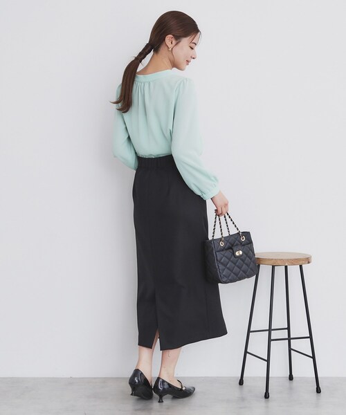 index（インデックス）の「◆タックロールVネックブラウス【洗濯機洗い可/イージーアイロン/防シワ】（シャツ/ブラウス・レディース・グリーン系/ネイビー/ナチュラル・36/38/40/42）」の20枚目の写真