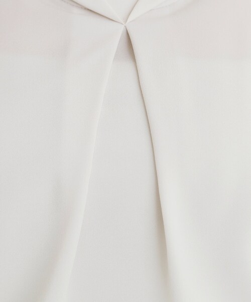 index（インデックス）の「◆タックロールVネックブラウス【洗濯機洗い可/イージーアイロン/防シワ】（シャツ/ブラウス・レディース・グリーン系/ネイビー/ナチュラル・36/38/40/42）」の15枚目の写真