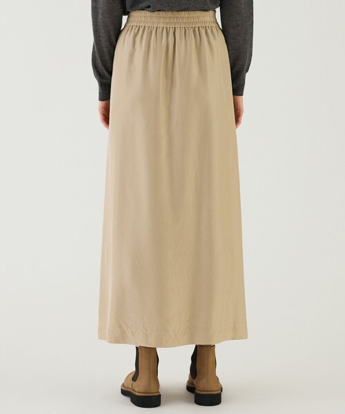 GALERIE VIE（ギャルリー ヴィー）の「フェブリルシルク サイドタックマキシスカート（スカート・レディース・ライトベージュ/チャコールグレー・36/32）」の6枚目の写真