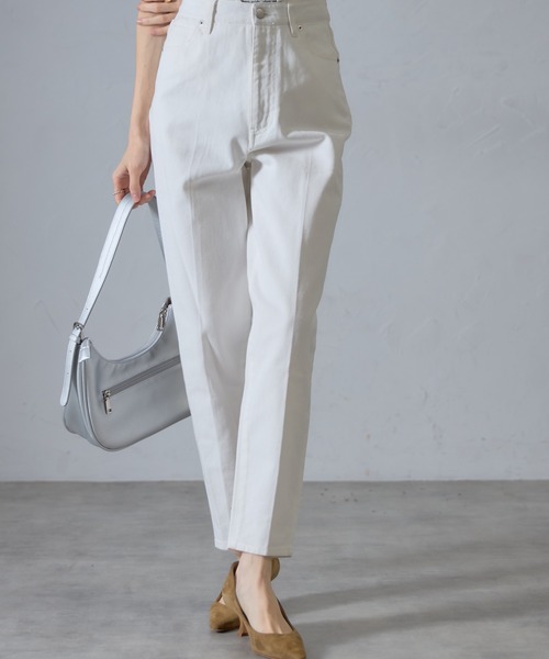 &. NOSTALGIA（アンドドットノスタルジア）の「【ZOZO限定】テーパードデニムパンツ（デニムパンツ・レディース・ネイビー/ホワイト・マルチサイズ）」の2枚目の写真