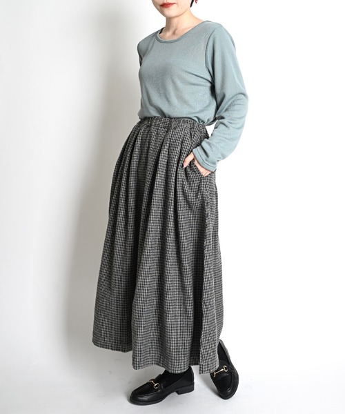 MARAI(マーライ)の「無地 裏起毛 長袖カットソー(Tシャツ/カットソー・レディース・ブルー系その他/イエロー系その他/ピンク系その他/ホワイト系その他2/ブラック系その他2/グレー系その他2/イエロー系その他2/ピンク系その他2/ブルー系その他2/ブルー/イエロー/ピンク/ブラック系その他/ホワイト系その他/グレー系その他/グレー/ブラック/ホワイト・LARGE/X-LARGE/MEDIUM)」の10枚目の写真