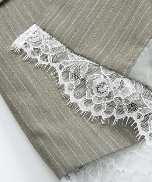 LA POMME petit(ラポミ・プチ)の「オープンショルダーレースブレザードレス Open Shoulder Lace Blazer Dress(ワンピース・レディース・グレー/モスグリーン・SMALL/MEDIUM/LARGE)」の3枚目の写真