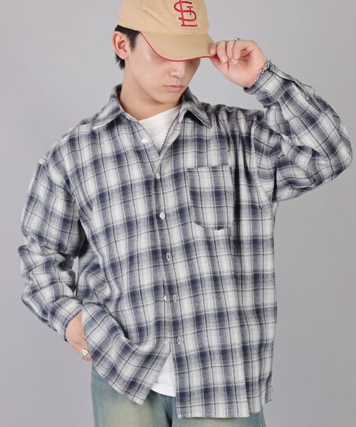 SPINNS（スピンズ）の「ストリート＆古着MIX/トレンドカラーで差をつける！着回し自在のチェックシャツ（シャツ/ブラウス・メンズ・ブラウン系その他2/ブラウン系その他/ネイビー系1/ネイビー系・ONESIZE）」の4枚目の写真