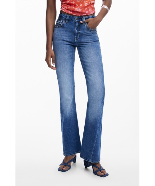 Desigual(デシグアル)の「クラシックフレアデニムパンツ ヴィンテージ風(デニムパンツ・レディース・ブルー・34/36/42/44/38)」の7枚目の写真