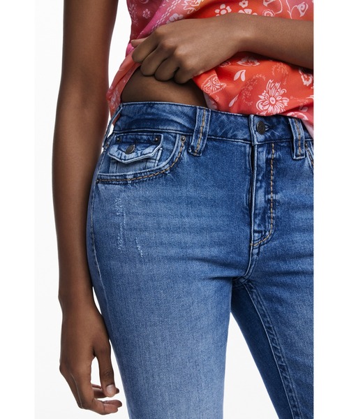Desigual(デシグアル)の「クラシックフレアデニムパンツ ヴィンテージ風(デニムパンツ・レディース・ブルー・34/36/42/44/38)」の8枚目の写真