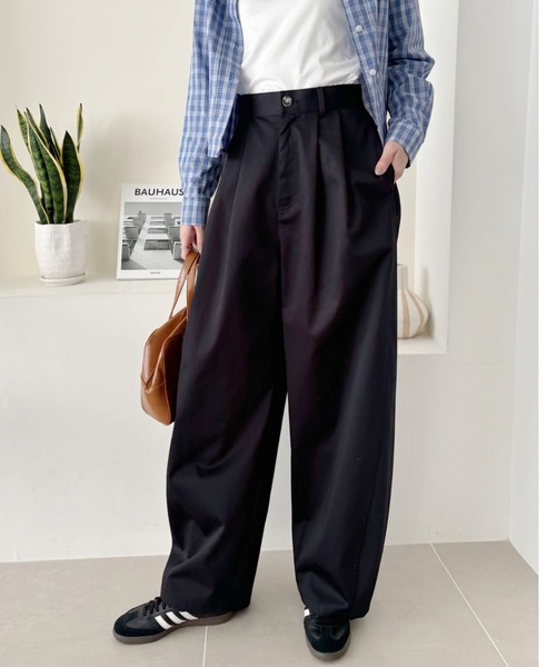 Eclat one（エクラワン）の「【Eclat one】タック入り カーブデザイン 美シルエット チノパン（チノパンツ・レディース・ネイビー/オフホワイト/キャメル・L/M/S）」の8枚目の写真