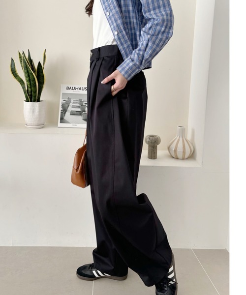 Eclat one（エクラワン）の「【Eclat one】タック入り カーブデザイン 美シルエット チノパン（チノパンツ・レディース・ネイビー/オフホワイト/キャメル・L/M/S）」の9枚目の写真