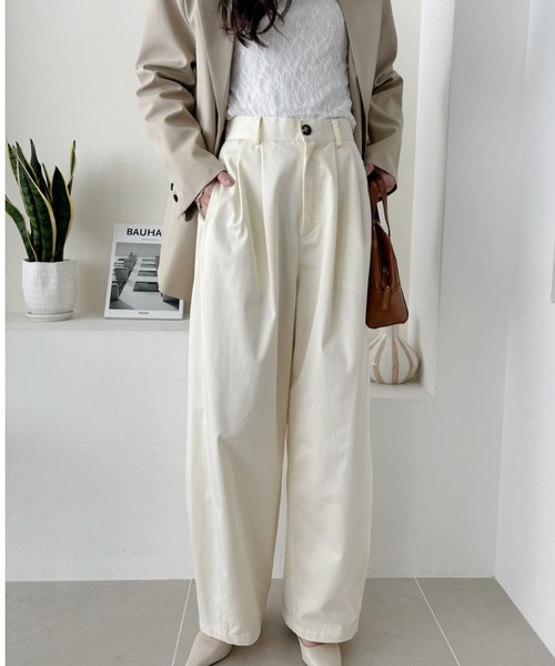 Eclat one（エクラワン）の「【Eclat one】タック入り カーブデザイン 美シルエット チノパン（チノパンツ・レディース・ネイビー/オフホワイト/キャメル・L/M/S）」の14枚目の写真