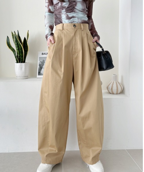 Eclat one（エクラワン）の「【Eclat one】タック入り カーブデザイン 美シルエット チノパン（チノパンツ・レディース・ネイビー/オフホワイト/キャメル・L/M/S）」の16枚目の写真