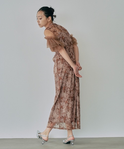 key neck embroidery dress / キーネックエンブロイダリードレス