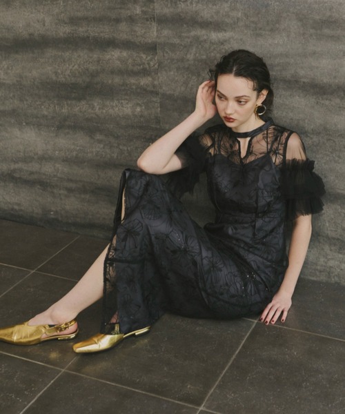 key neck embroidery dress / キーネックエンブロイダリードレス